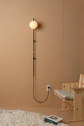 סול - מנורת קיר נורדית עם תקע