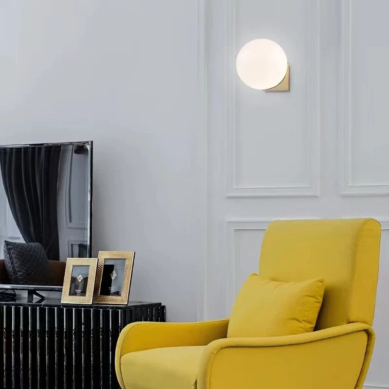 סולחה – גופי קיר LED מודרניים עם כדור זכוכית לחדר שינה